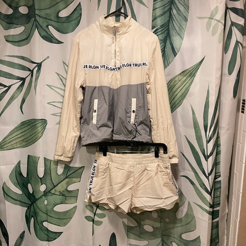 TRUE RELIGION WINDBREAKER SHORT SET